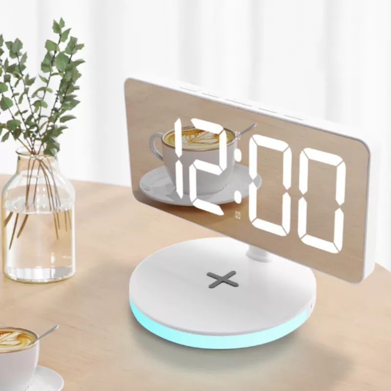 Белый дисплей RGB Night Light Часы с беспроводной зарядкой